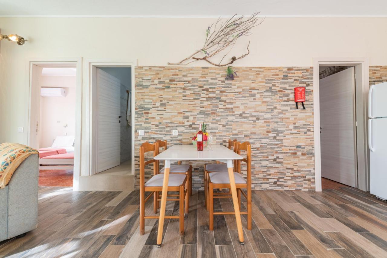 Stelios Stone House Sinarades Villa Kouramades Exterior photo