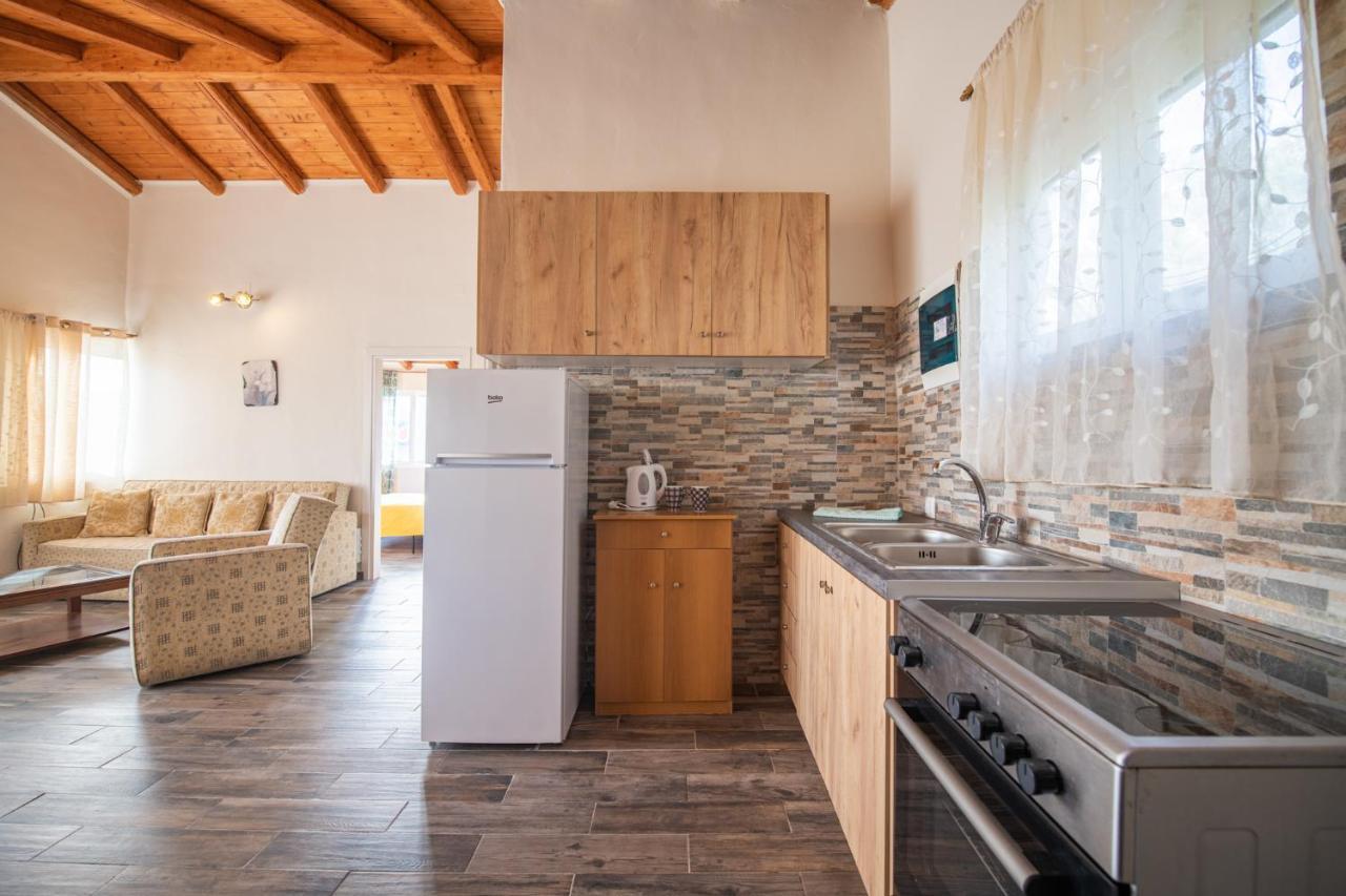 Stelios Stone House Sinarades Villa Kouramades Exterior photo